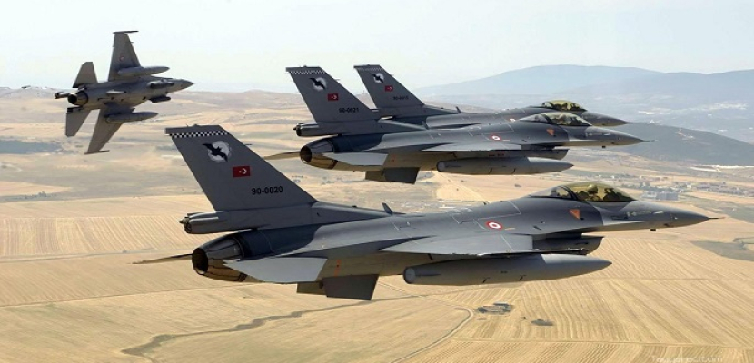 طائرات تركية تقصف أهدافًا للمسلحين الأكراد بتركيا والعراق