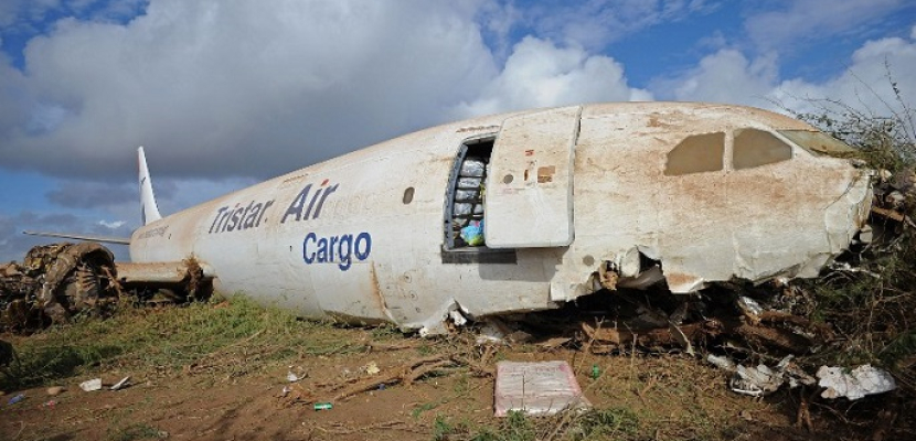 بالصور .. فريق مصرى يتوجه إلى الصومال للتحقيق فى حادث طائرة الشحن