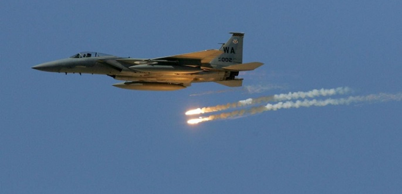 طيران التحالف العربي يقصف قاعدة الديلمي ومعسكر العرقوب باليمن