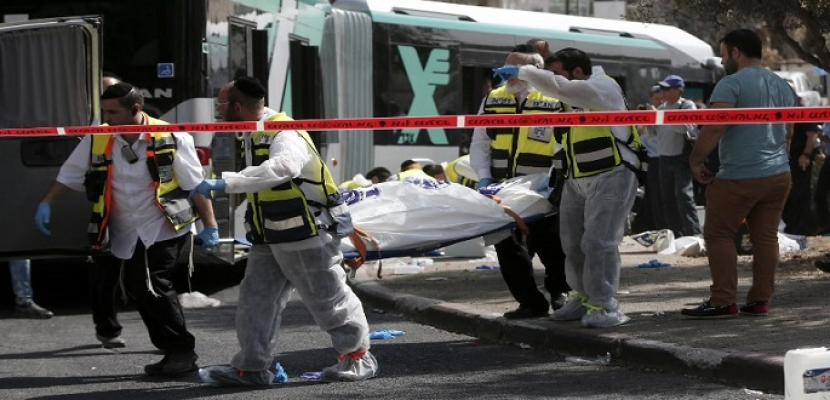 مقتل 3 إسرائيليين في حادث طعن وهجوم بالأسلحة شرق القدس المحتلة