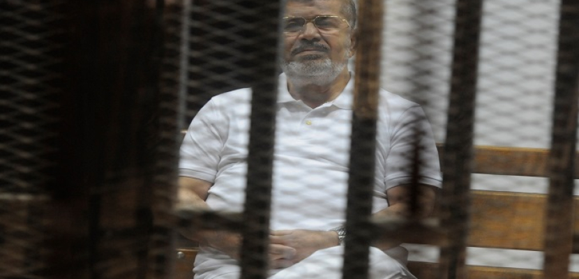إعادة محاكمة مرسي و26 آخرين في اقتحام السجون اليوم
