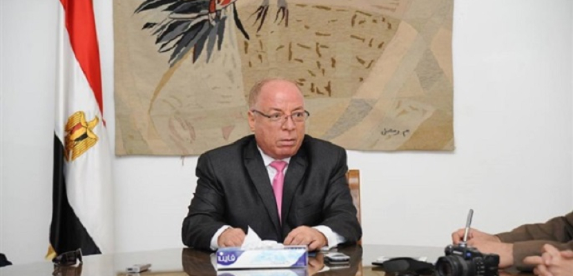 وزير الثقافة يعود إلى القاهرة قادماً من الصين