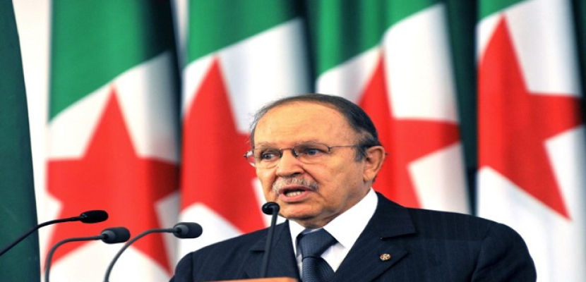 الرئاسة الجزائرية: بوتفليقة يعزل اثنين من كبار قادة الجيش