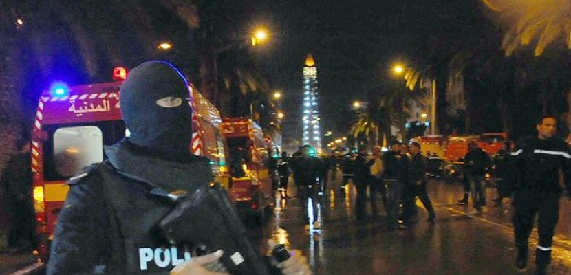 تونس تعلن تحديد هوية الانتحاري مفجر الحافلة واعتقال 30 شخصا
