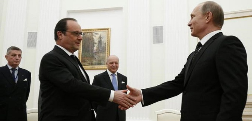 بوتين وهولاند يتفقان على تبادل المعلومات بشأن الأنشطة العسكرية لكل منهما في سوريا