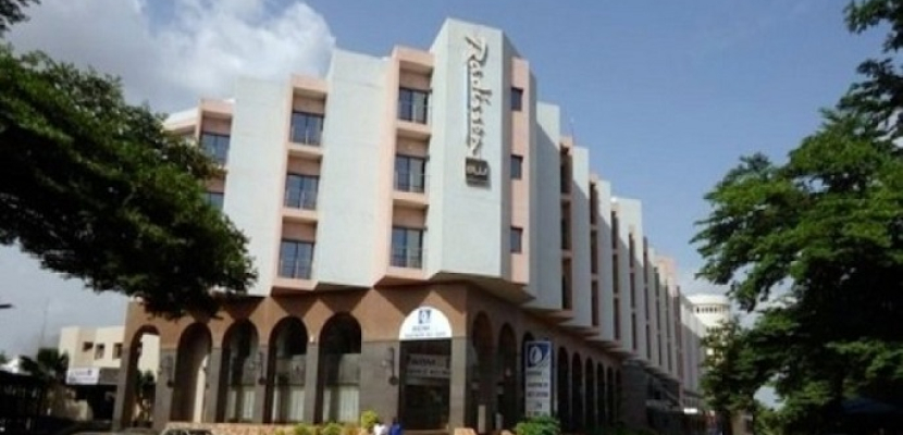 مسؤول في مالي: لم يعد هناك رهائن محتجزون في فندق باماكو