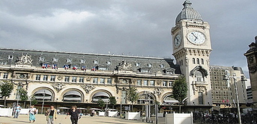 الشرطة الفرنسية تخلي محطة قطار “جار دو ليون بباريس” للاشتباه بوجود قنبلة