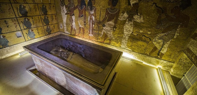 وزير الآثار : مسح بالأشعة قد يكشف عن قبر الملكة نفرتيتى