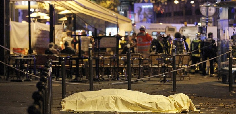 المدعي العام الفرنسي : ارتفاع ضحايا الاعتداءات إلى 129 قتيلا قابلين للزيادة .. وإعلان حالة الطوارىء وإغلاق الحدود