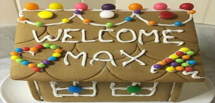 مؤسس “فيس بوك” يحتفل بـ”الكريسماس” بكعكة لطفلته “ماكس”