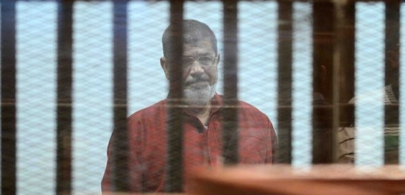 الجنايات تواصل اليوم محاكمة مرسى فى قضية اقتحام سجون