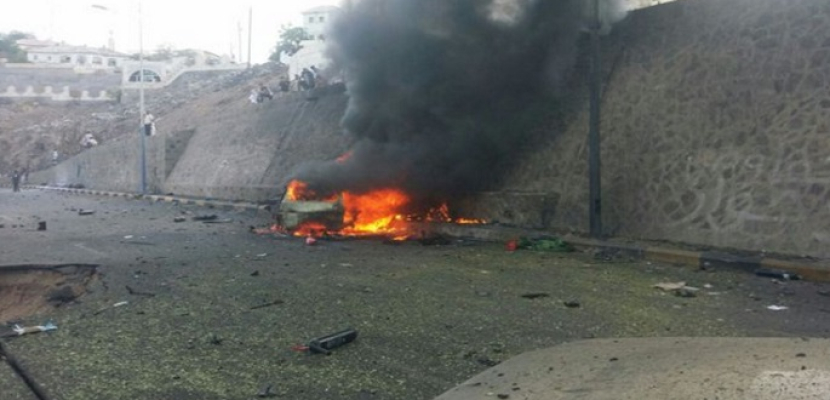 شرطة اليمن: مقتل 3 وإصابة 25 في انفجار قنبلة بسوق شعبي في عدن