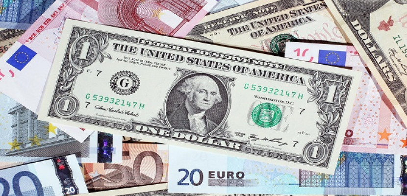 الدولار واليورو يتلقيان دعما من ارتفاع العائد على السندات