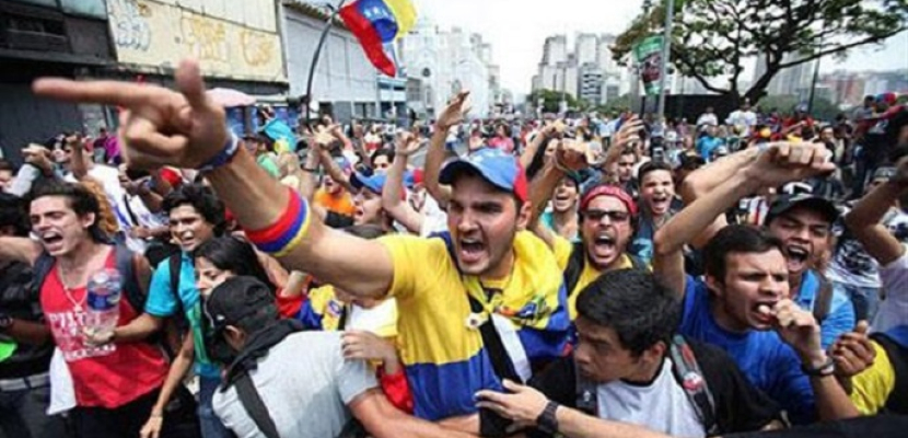 المعارضة في فنزويلا تفوز بثلثي مقاعد البرلمان