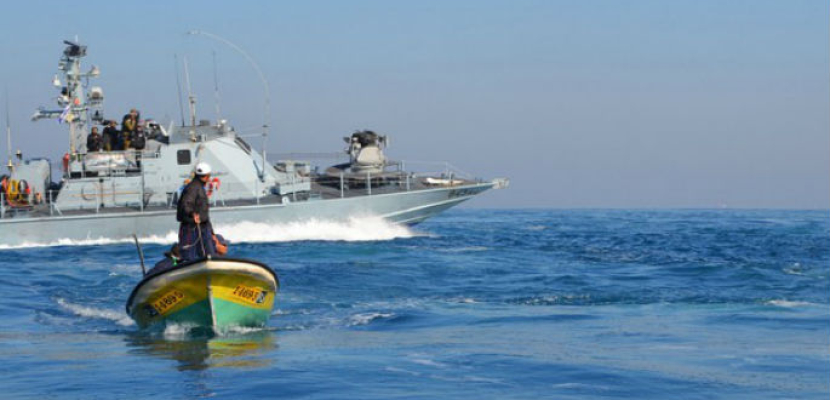 قوات الاحتلال الاسرائيلي تفتح النار على الصياديين الفلسطينيين