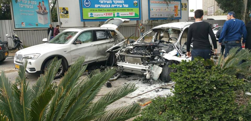 بالصور .. إصابة 3 إسرائيليين بانفجار سيارة مفخخة بتل أبيب