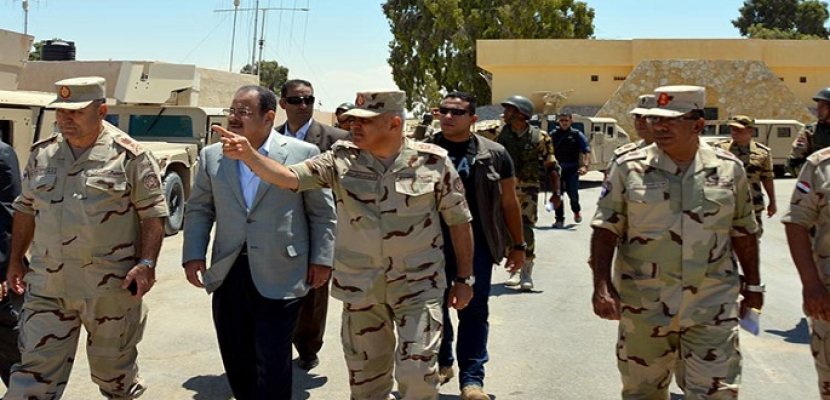 وزيرا الدفاع والداخلية يتفقدان قوات إنفاذ القانون بشمال سيناء