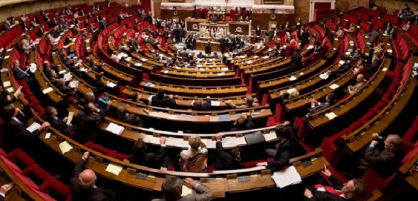 النواب الفرنسيون يناقشون اليوم تعديلاً دستورياً مثيراً للجدل