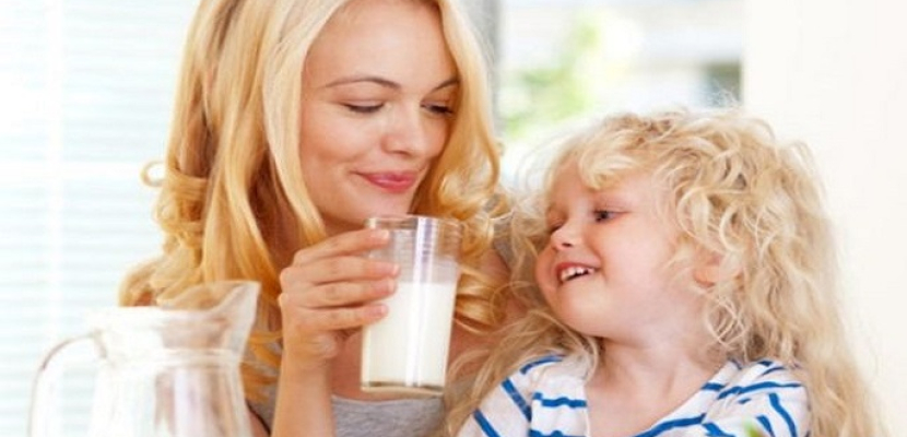 دراسة : متى يجب التوقف عن شرب الحليب؟