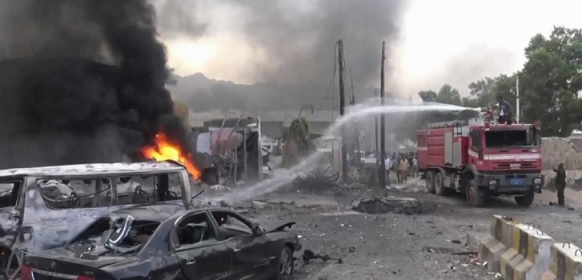 مقتل جنديين يمنيين وإصابة 13 في تفجير انتحاري بعدن
