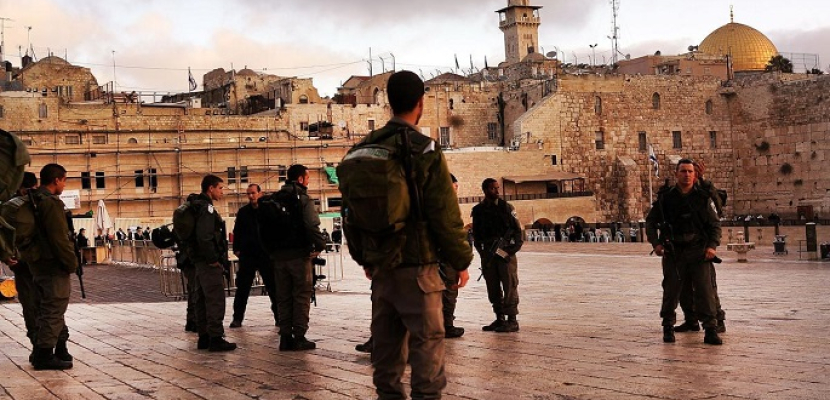 صحيفة هآرتس: خطة إسرائيل لفصل 100 ألف فلسطيني عن القدس