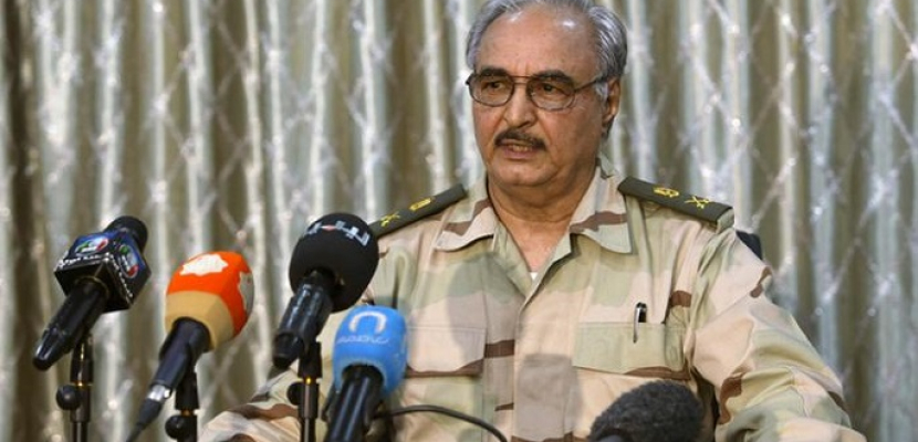 حفتر: الهجوم على طرابلس مستمر حتى حل الجماعات المسلحة