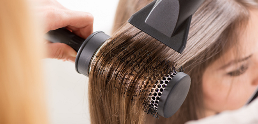 علاج شعرك بطريقة كيفية تسريحه