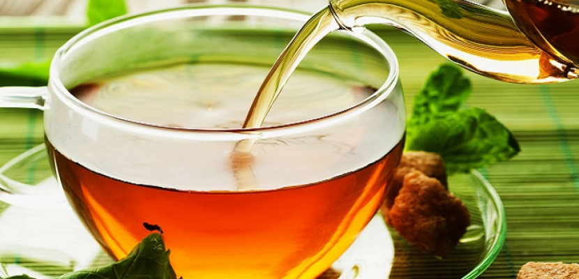 كوب شاي يومياً .. يحميك من الجلطة الدماغية