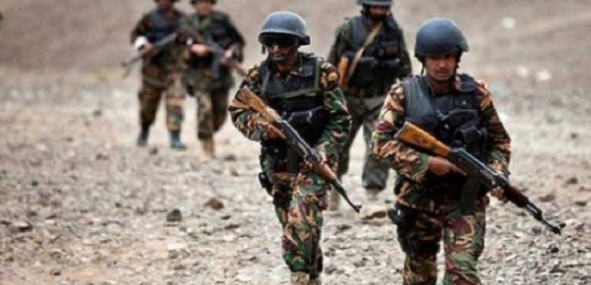 “الشرق الأوسط “:الجيش اليمني يشرع في إعادة هيكلة بعض ألويته