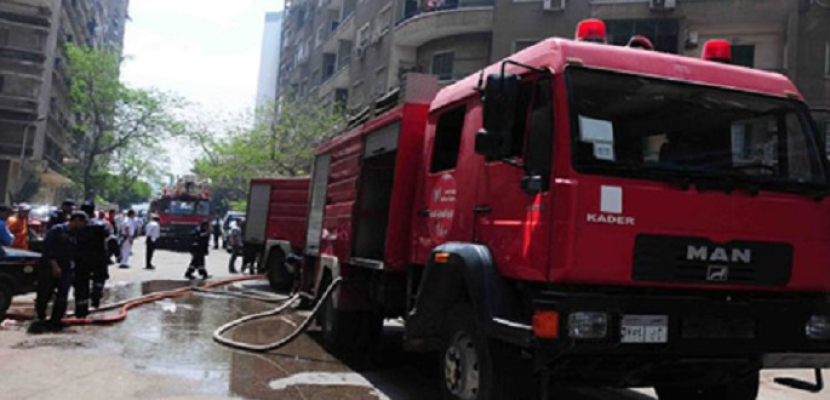 القوات المسلحة تدفع بـ10 سيارات إطفاء للسيطرة على حريق مصنع العبور