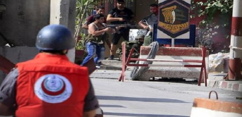 تجدد الاشتباكات في مخيم عين الحلوة الفلسطيني بلبنان وسقوط قتيل