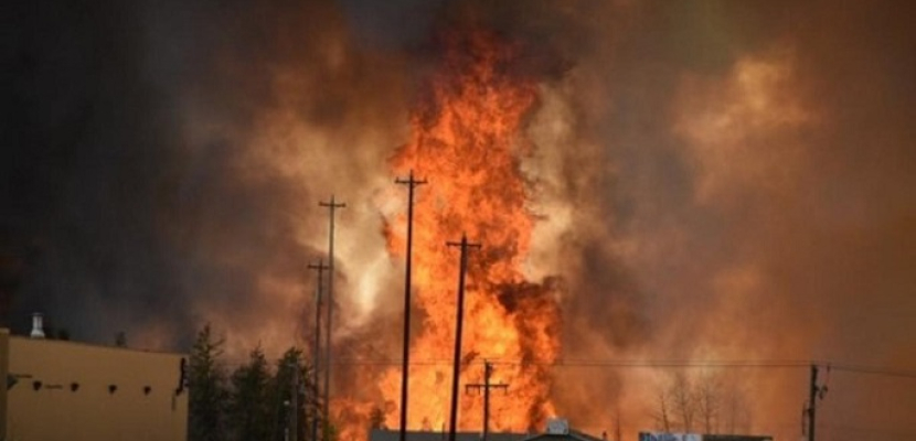 إجلاء 60 ألف كندي جراء حريق ضخم