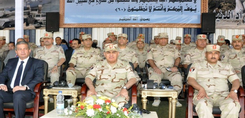 وزير الدفاع : القوات المسلحة ستقف خلف القيادة السياسية الواعية برئاسة السيسى