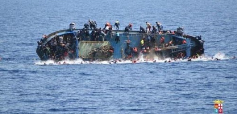 فقدان عشرات في غرق مركب للمهاجرين قبالة ليبيا