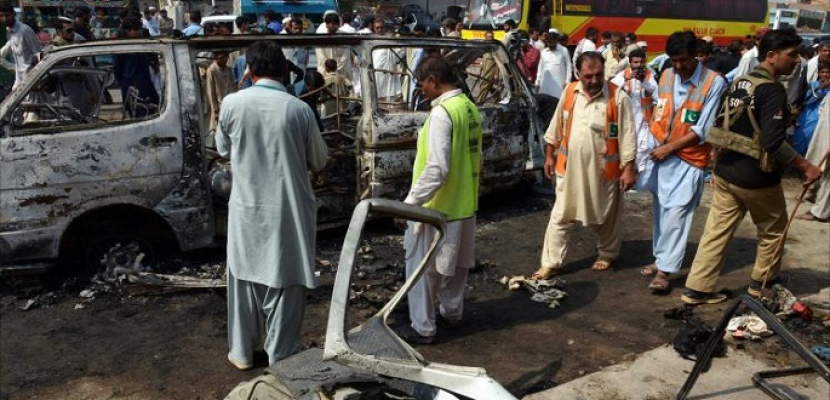 مقتل وإصابة 4 أشخاص في انفجار بمدينة بيشاور الباكستانية