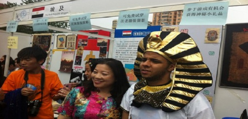 سفارة مصر لدى الصين تشارك في المهرجان الثقافي بجامعة “تيانجين”
