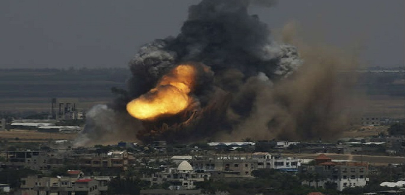 غارتان إسرائيليتان تستهدفان مواقع تابعة لحماس في قطاع غزة