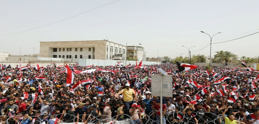 المحتجون العراقيون ينهون اعتصامهم بالمنطقة الخضراء بعد تحديد مطالبهم