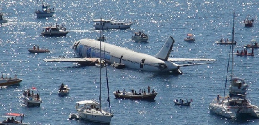 تركيا تغرق طائرة ركاب في بحر إيجة لجذب السياح