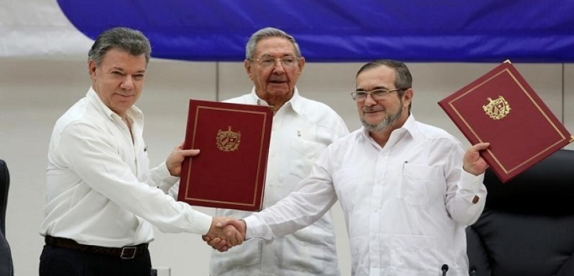 الحكومة الكولومبية توقع اتفاق سلام تاريخي مع حركة فارك المتمردة