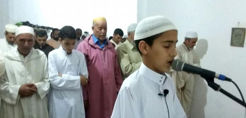 أطفال المغرب يؤمون الناس في المساجد في شهر رمضان