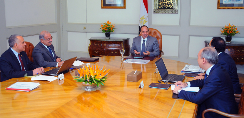 الرئيس السيسي يؤكد على أهمية تطهير الترع والمصارف وإزالة التعديات على نهر النيل