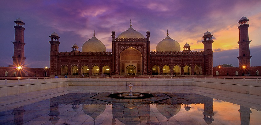 مسجد بادشاهي الملكي في لاهور بباكستان