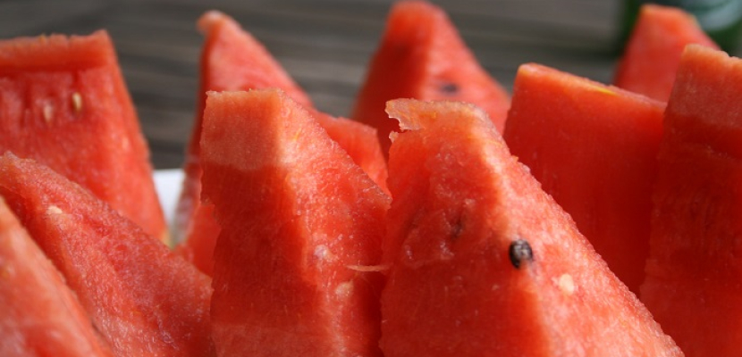 وصفات من البطيخ لترطيب بشرتكِ
