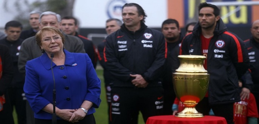 رئيسة تشيلي تكرم منتخب بلادها بعد حصوله على لقب كوبا أمريكا