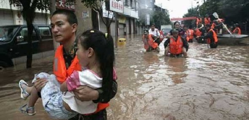 300 قتيل ومفقود ونصف مليون نازح جراء الفيضانات في الصين