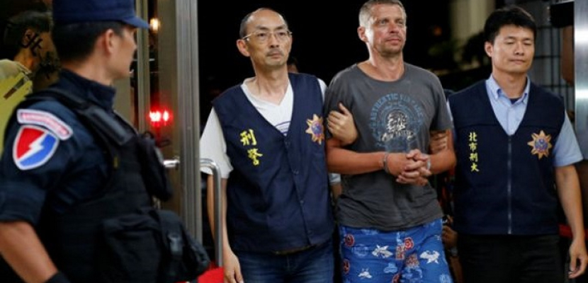 قراصنة أوروبيون يسرقون 2.5 مليون دولار من ماكينات صرف آلي في تايوان