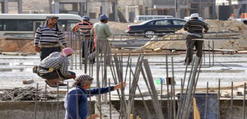 تشريد آلاف العمال الأسيويين في السعودية بسبب أزمة قطاع البناء لديها