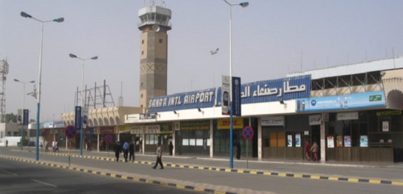 آلاف اليمنيين عالقين بعد قرار التحالف إغلاق مطار صنعاء