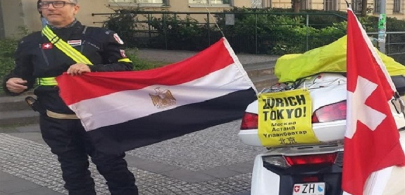 شريف لطفي يقطع 19 ألف كم بدراجته البخارية من الأرجنتين إلى أمريكا رافعا العلم المصري